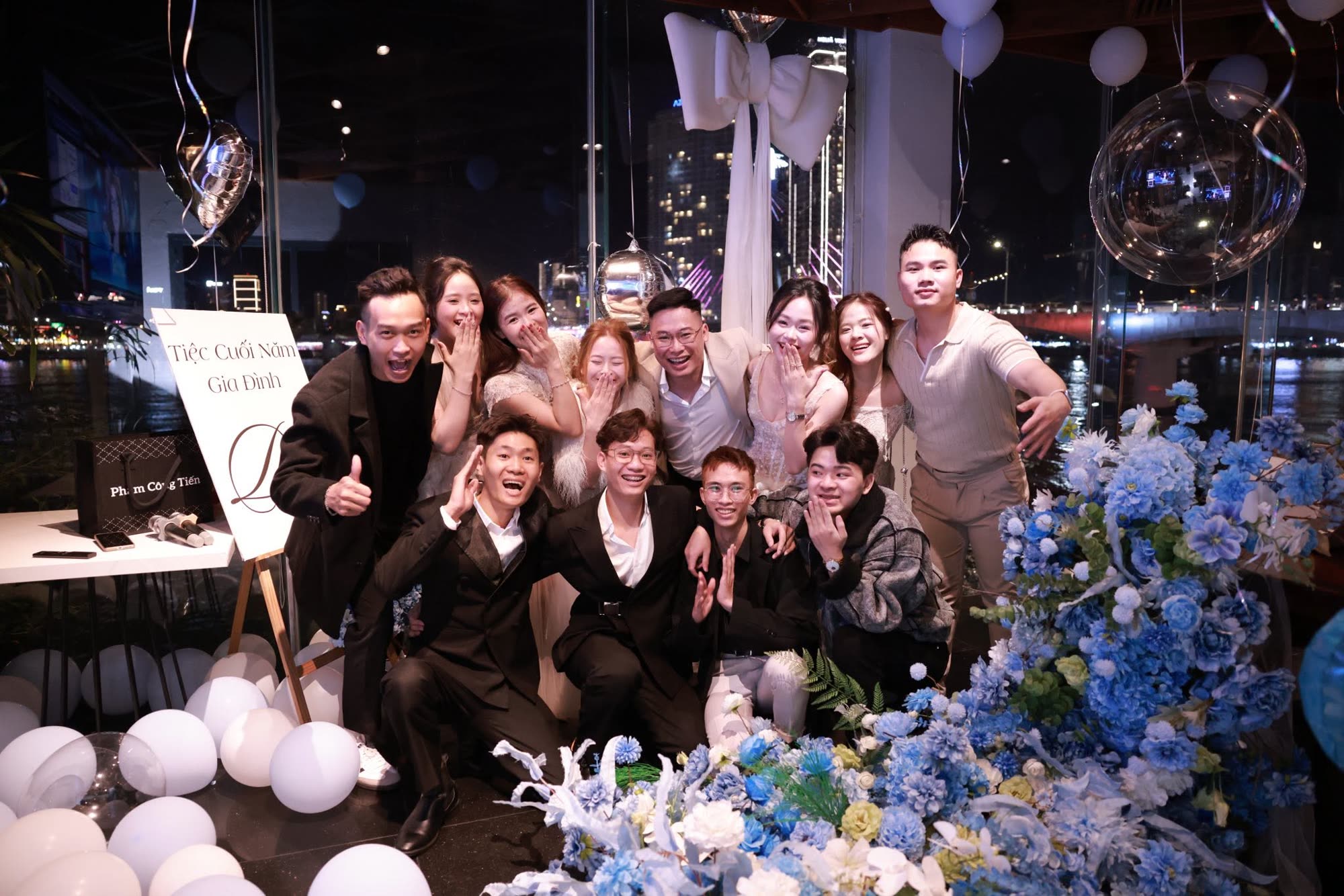 Phạm Công Tiến cùng đội ngũ DOO Studio